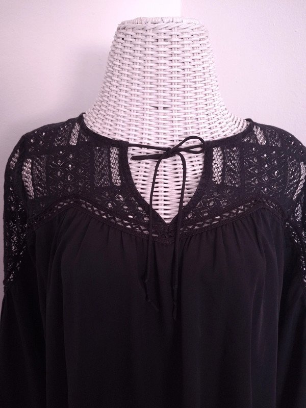 Schwarzes Abercrombie & Fitch Blusenshirt | Gr. S | Häkelspitze | Langarm