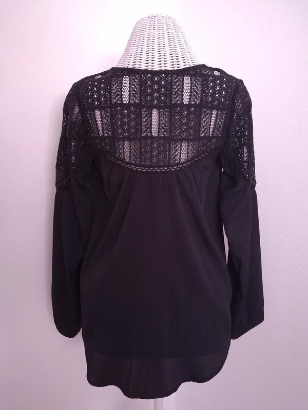 Schwarzes Abercrombie & Fitch Blusenshirt | Gr. S | Häkelspitze | Langarm