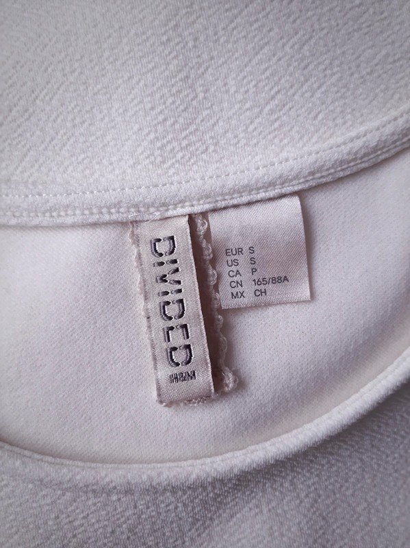 Weißes H&M Divided T-Shirt | Gr. S | Cropped | Bogenkante | Ausstanzungen