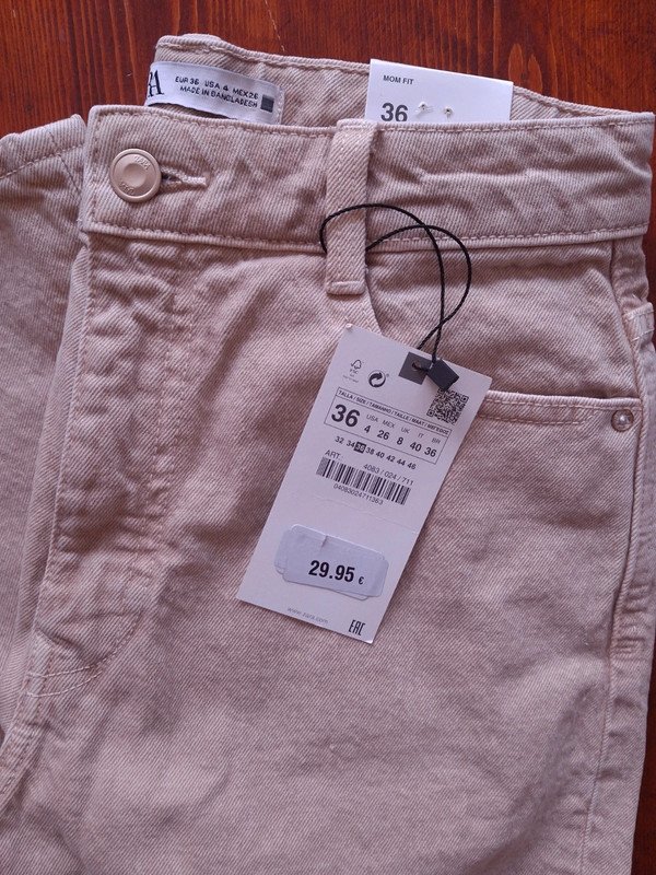Beige Mom-Jeans ~ Zara ~ Gr. 36 ~ Mom Fit ~ High Rise ~ Ankle Length ~ Slim Mom Leg