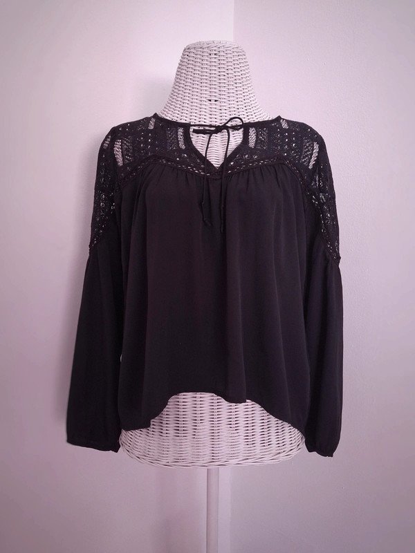 Schwarzes Abercrombie & Fitch Blusenshirt | Gr. S | Häkelspitze | Langarm