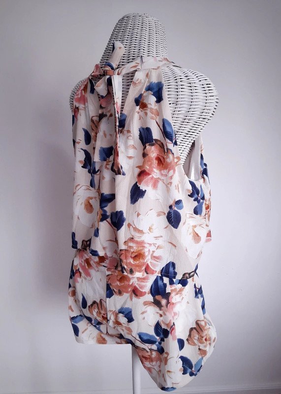 Cremefarbener Zweiteiler mit Blumenmuster | Gr. L (eher Gr. S) | floraler Print