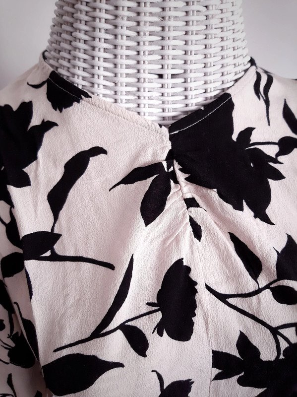 Hellbeiges H&M  Blusenshirt mit floralem Muster | Gr. S | Puffärmel | Viskose