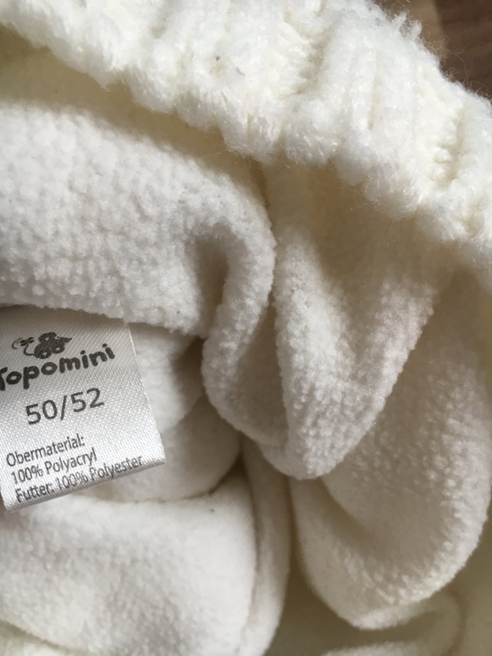 Weiße Bommel Mütze mit Bommeln