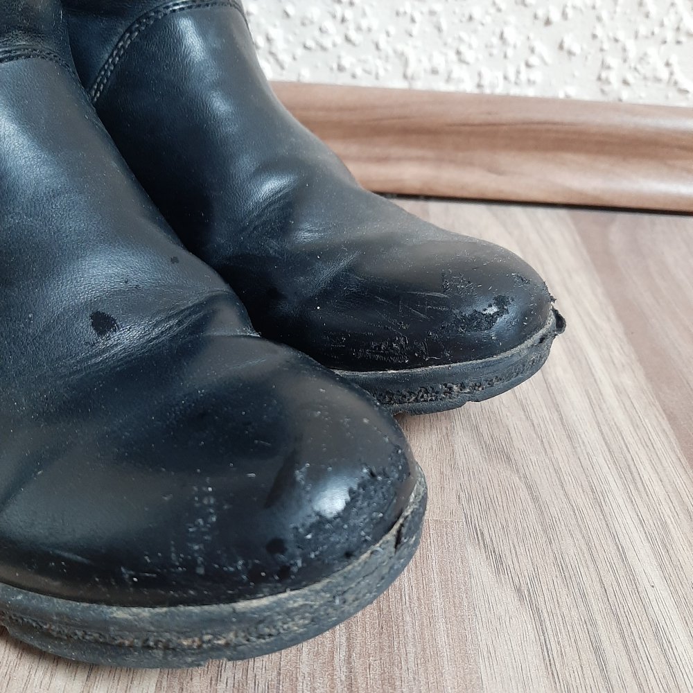 Schwarze Stiefel (34)