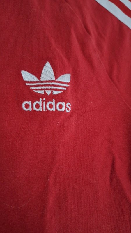 Rotes Adidas T-Shirt