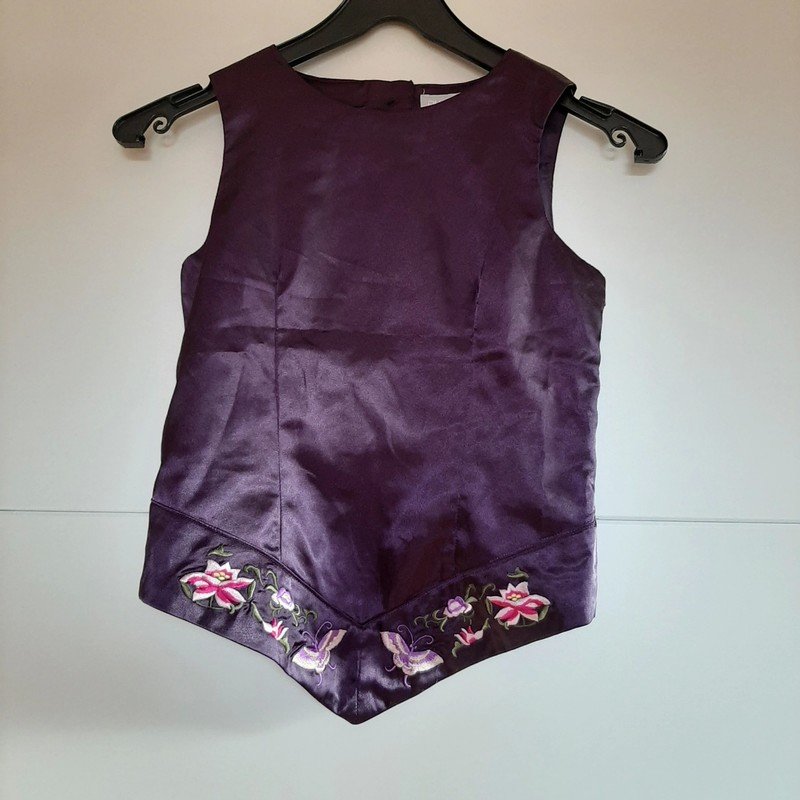 Glänzende lila Weste