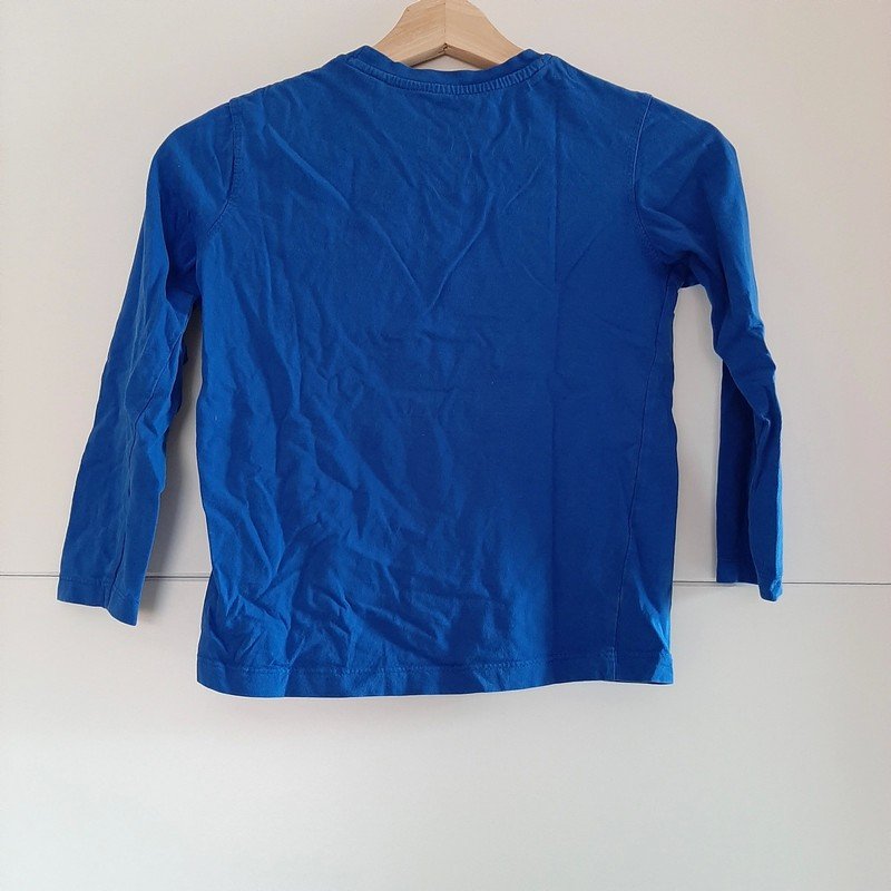 Blaues Langarmshirt