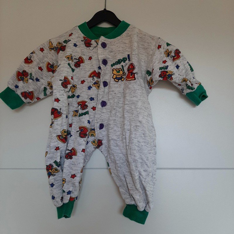 Einteiler (grau mit Aufdruck)