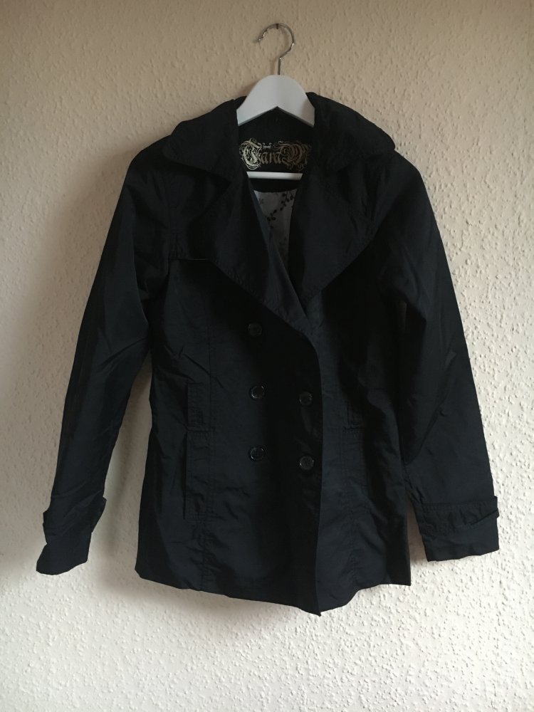 Schwarze Jacke (Hüftlang)