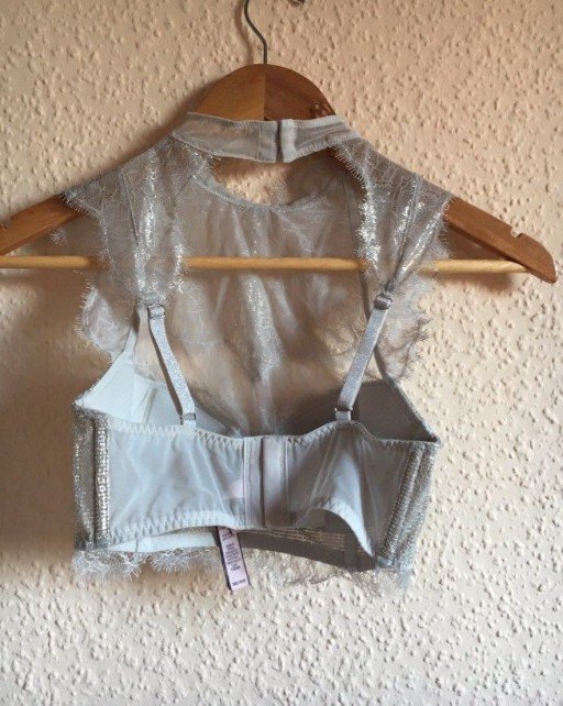 Victoria’s Secret Chantilly Lace High Neck Bra (32 C) NEU