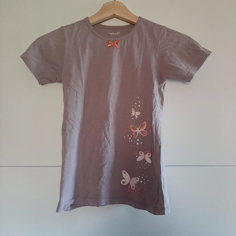 Mädchenshirt mit Schmetterlingen