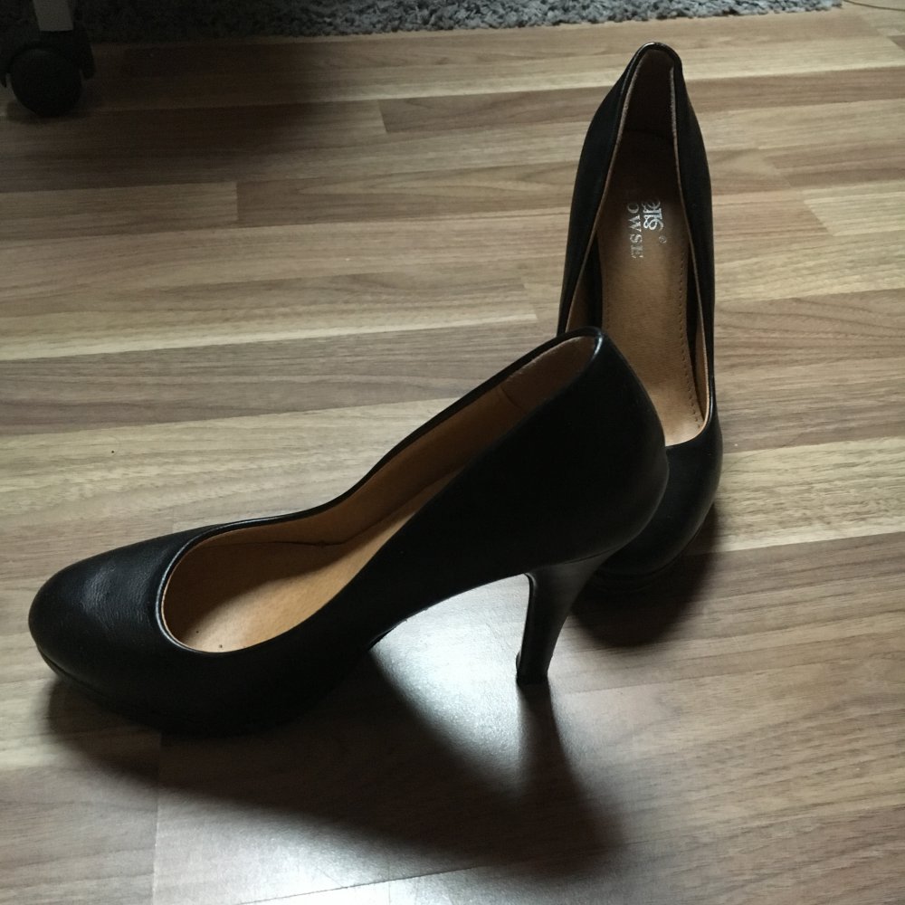 Schwarze Pumps 