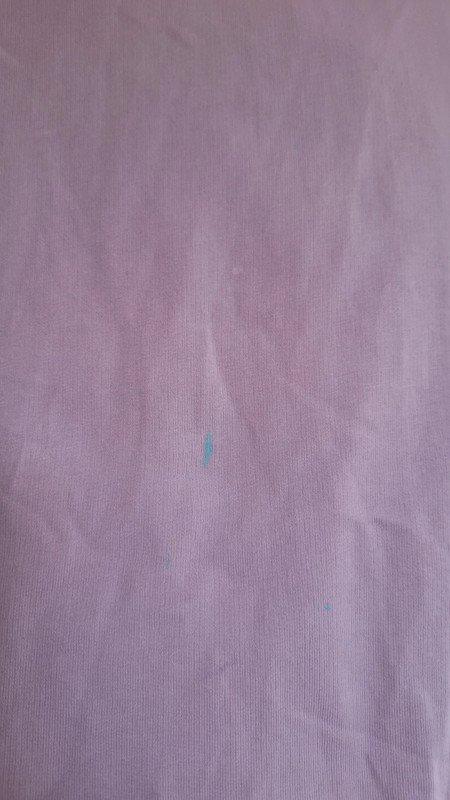 Lila Shirt mit Kapuze