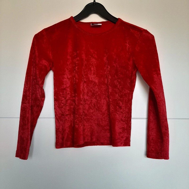 Roter Pullover