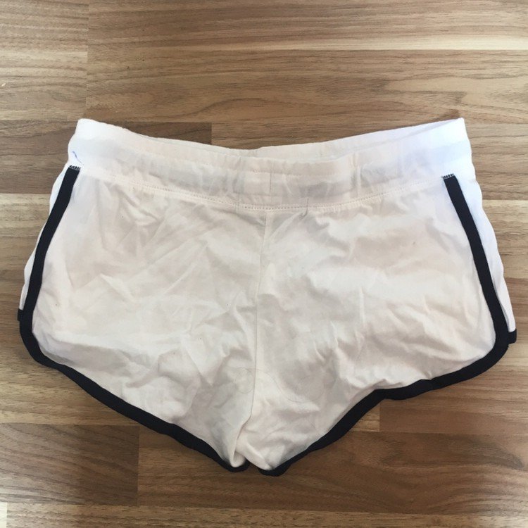 Kurze Stoffshorts (weiß)