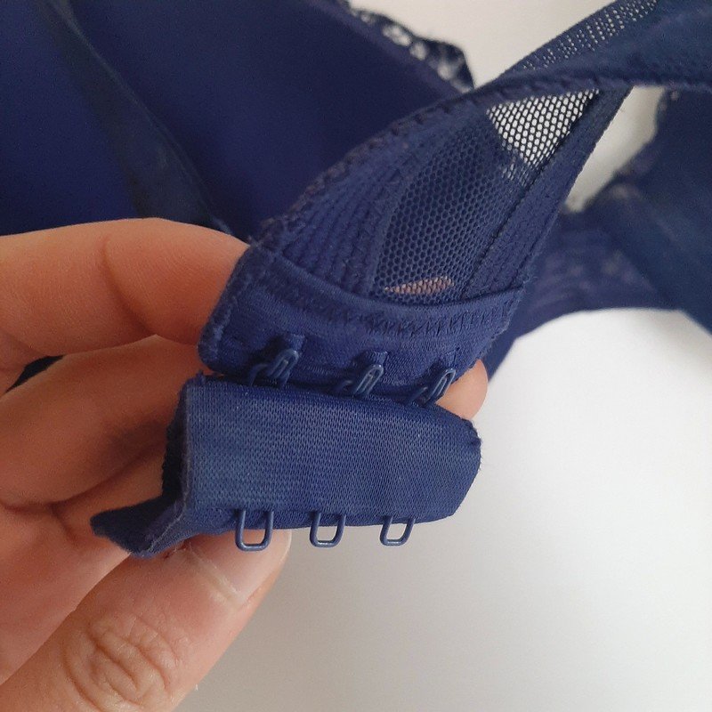 Blauer BH (Spitze)