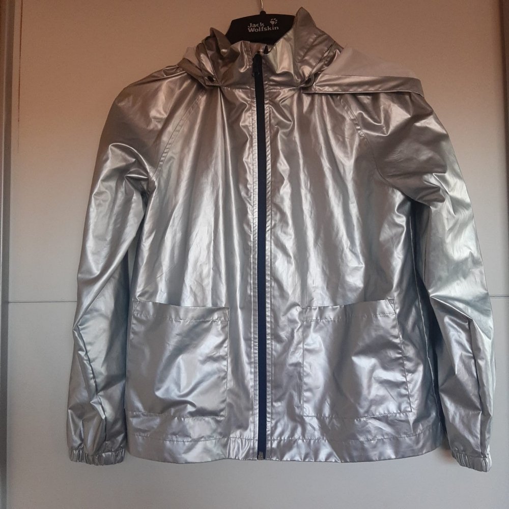 Silberne Jacke