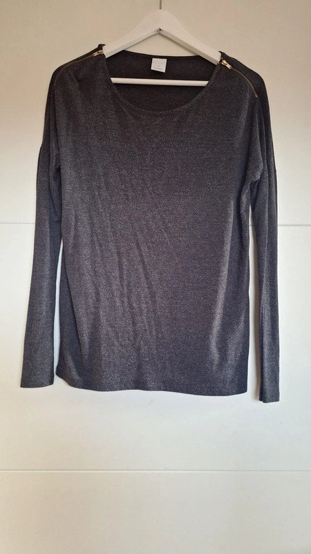 Pulli mit Reißverschlussdetails