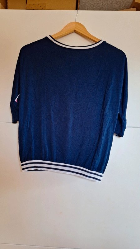 Shirt mit bunten Sternen