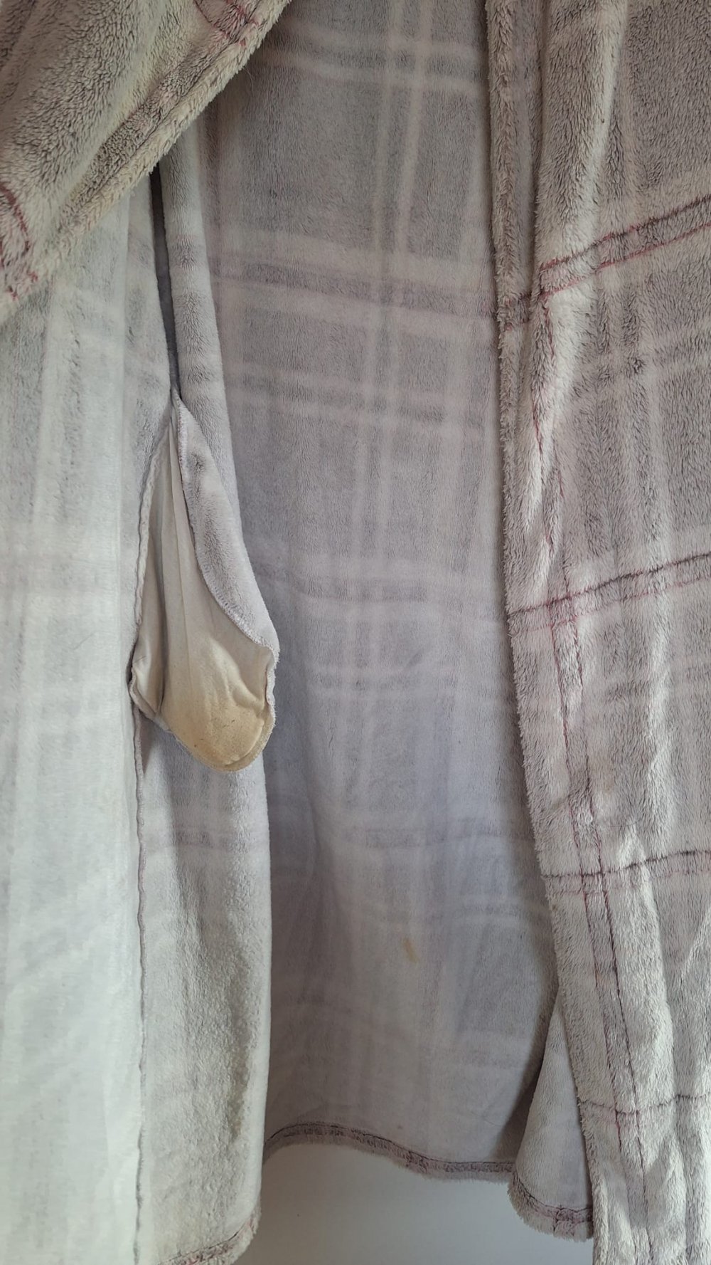 Langer flauschiger Bademantel