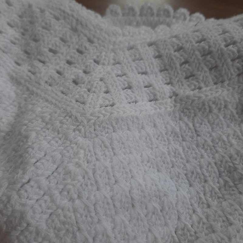 Weißer Häkelbikini