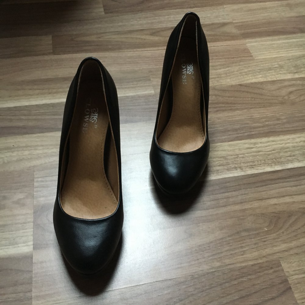 Schwarze Pumps 
