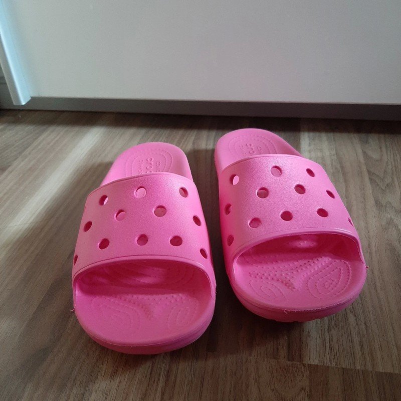 Pinke Crocs Slide Sandalen