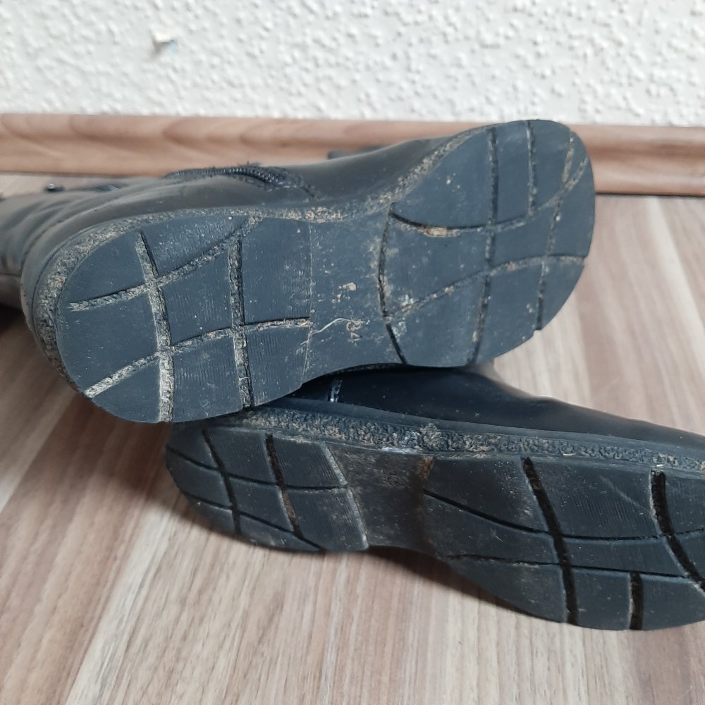 Schwarze Stiefel (34)