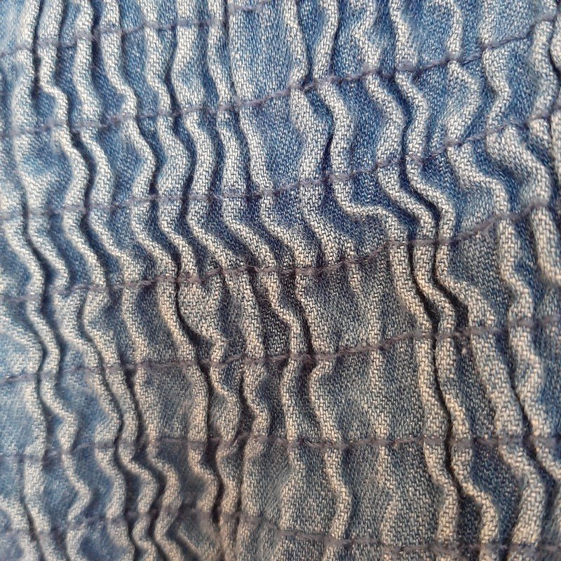 Blaues Top im Denim Look