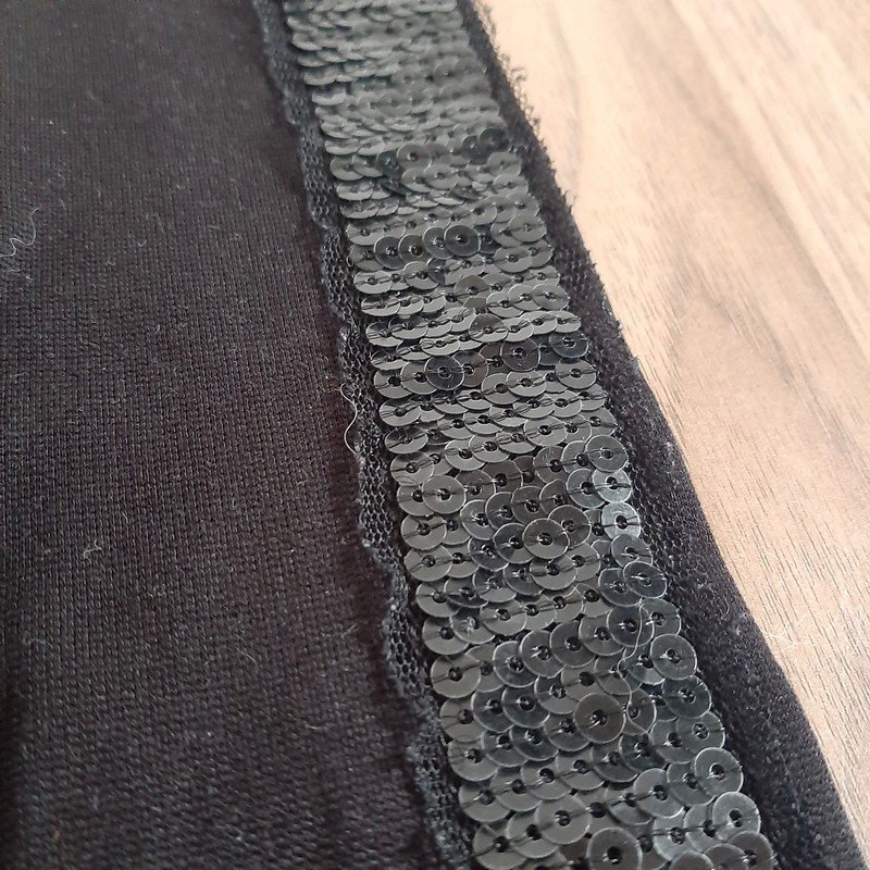 Schwarze Stoffhose mit Pailetten