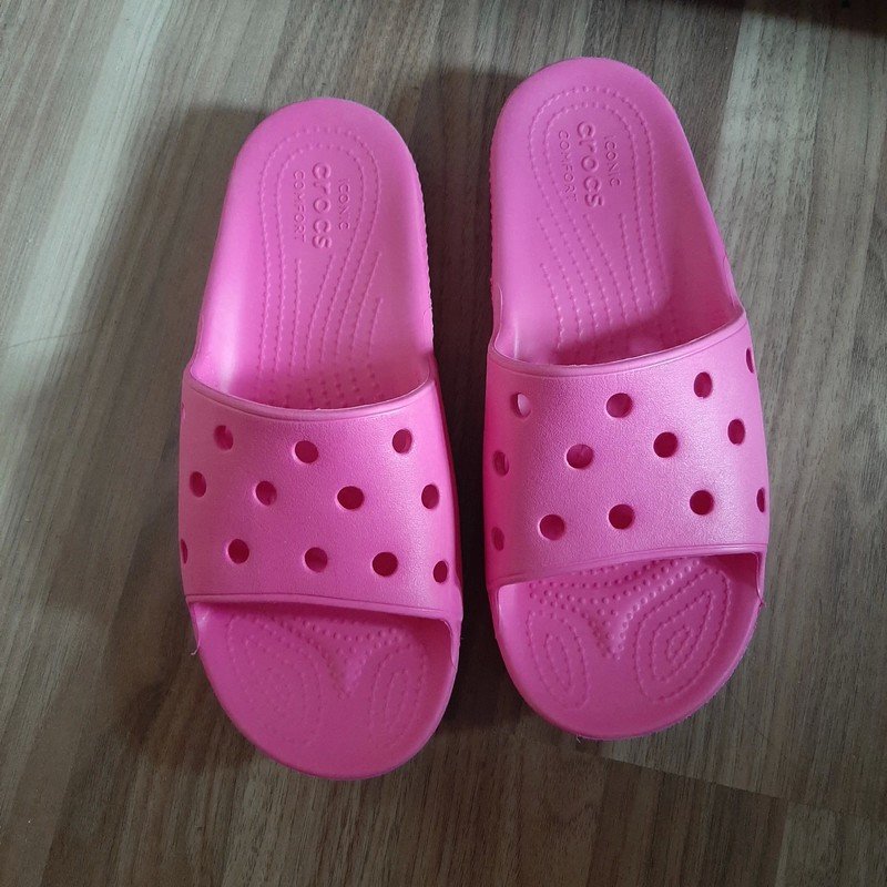 Pinke Crocs Slide Sandalen