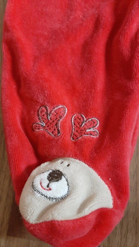 Roter Strampler (Wintermotiv)