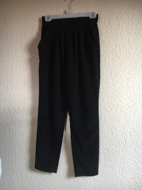 Schwarze Gina Tricot Stoffhose