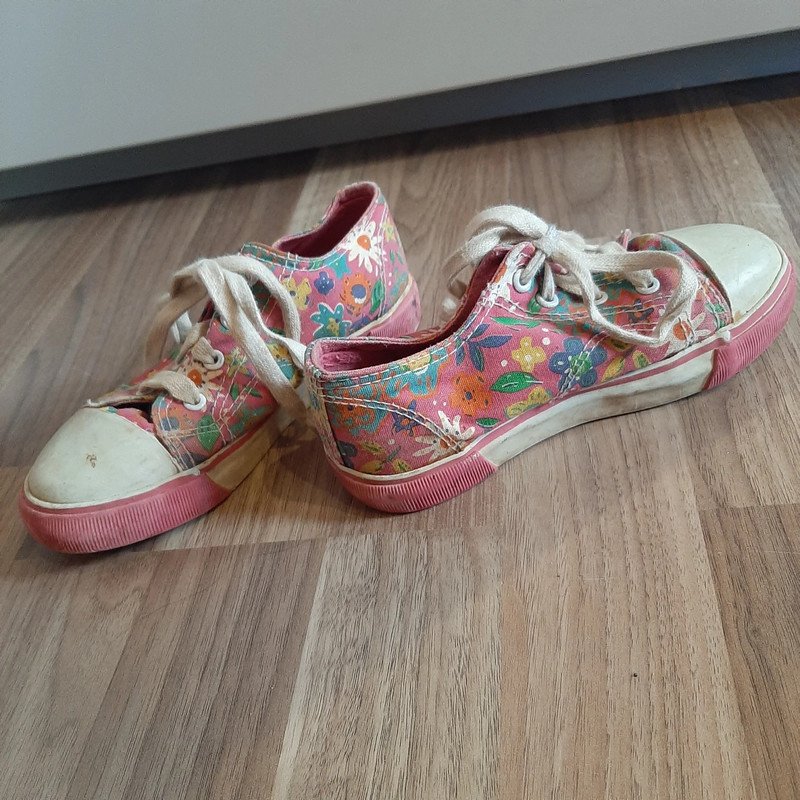 Vintage Kinderschuhe Blumen