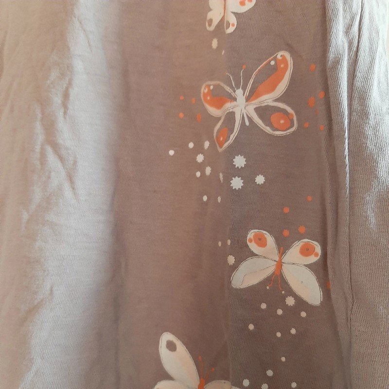 Mädchenshirt mit Schmetterlingen