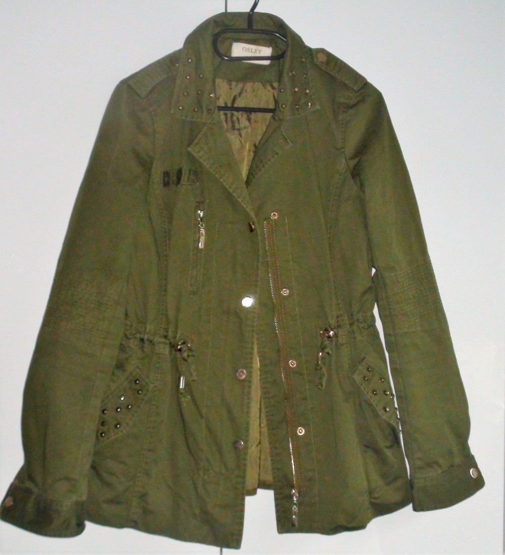 Leichte neuwertige Jack mit Nieten Gr.38