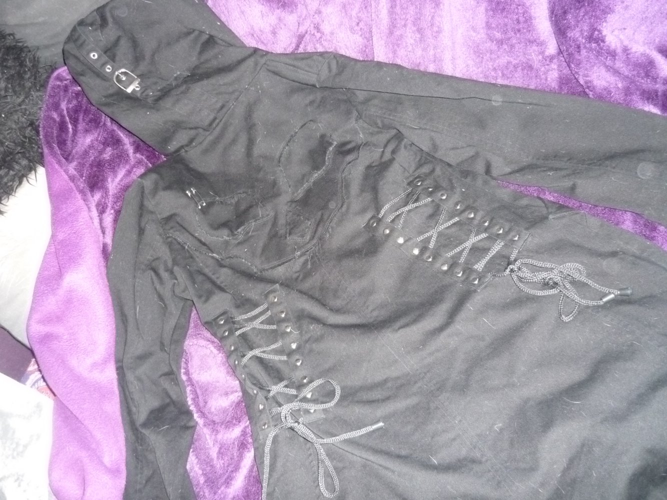 Warmer Mantel von Vixxsin Gr. L  mit Totenköpfen Reissverschlüssen & Korsettschnürungen Gothic  Punk