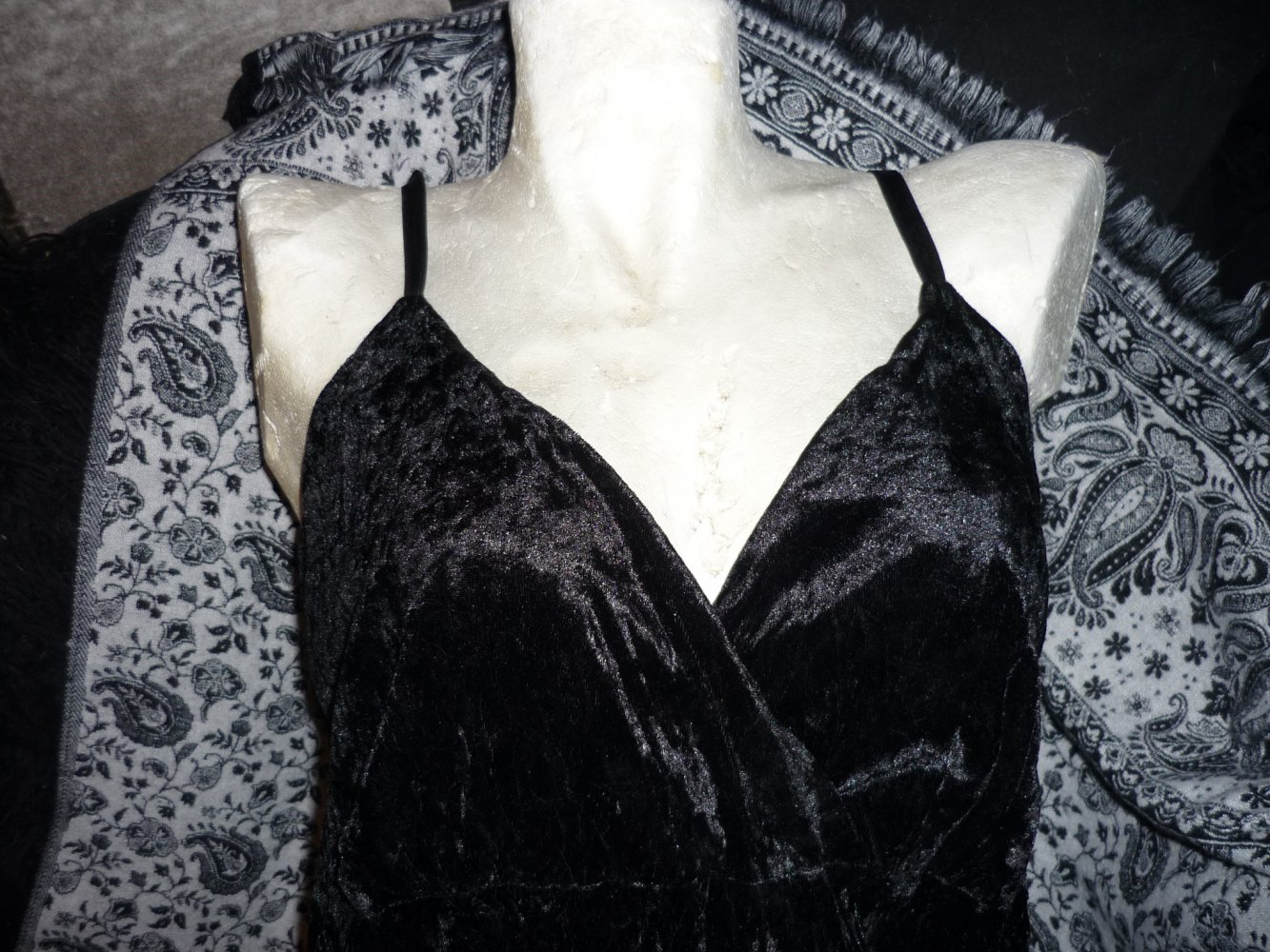 Zipfelliges Mittellanges Samtkleid Gothic WGT Gr. XL ca. 42-44