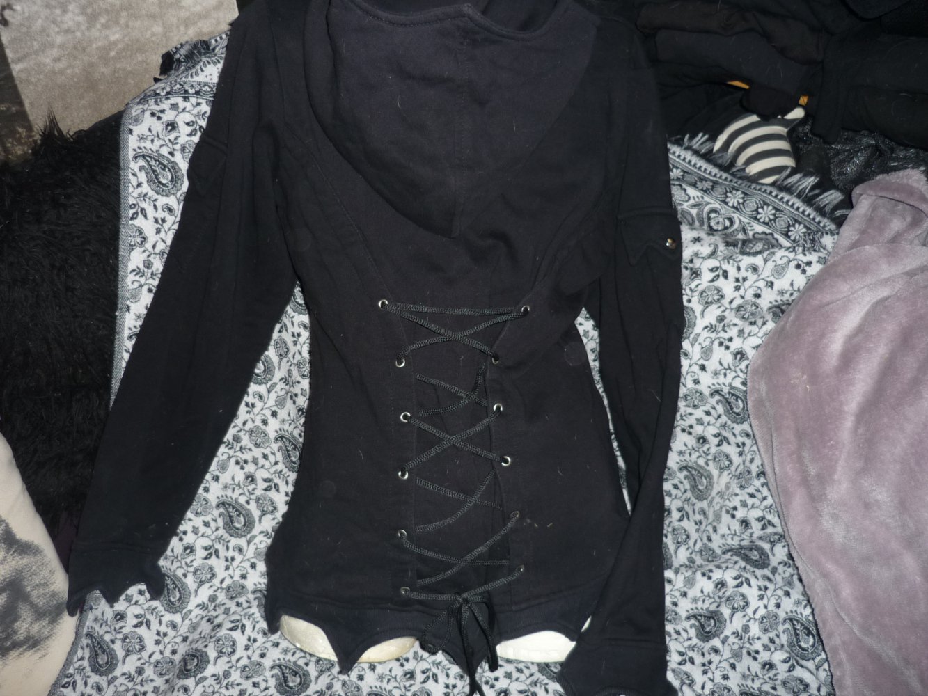 Hoody mit Fledermaus Zacken & Korsettschnürung hinten Gr. 3XL 42