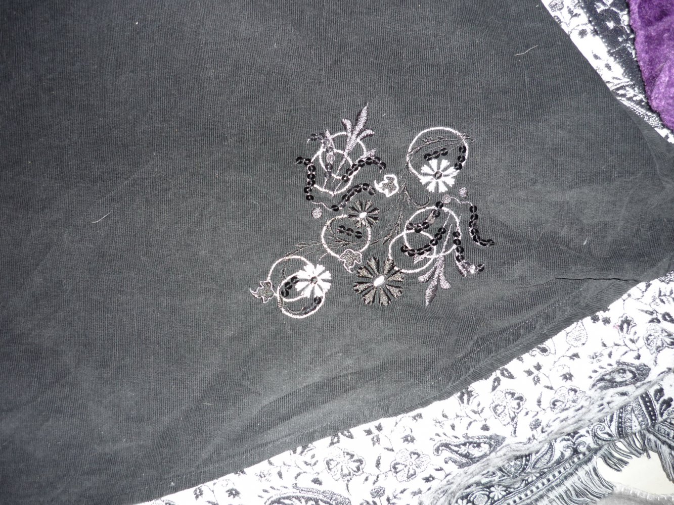 schwarzer Cord Rock mit Stickerei Gothic Hippie Psy Gr. 40