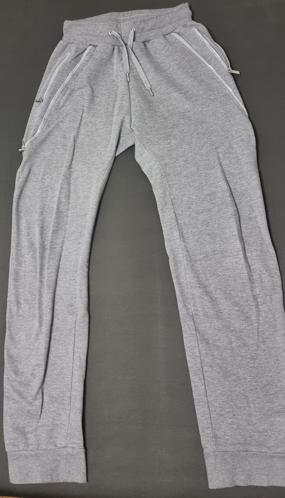 Jogginghose mit extra Reisverschlüssen