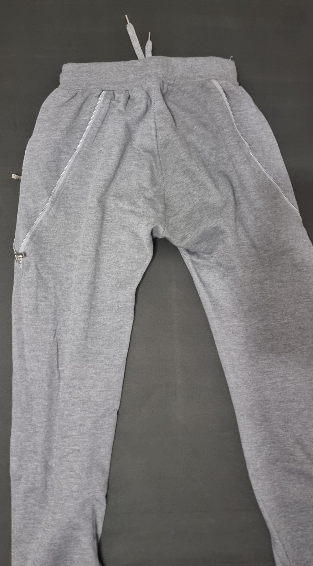 Jogginghose mit extra Reisverschlüssen