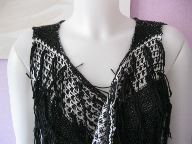 Blind Date Strickweste Fransen Schwarz/Weiß 34 / Einheitsgröße