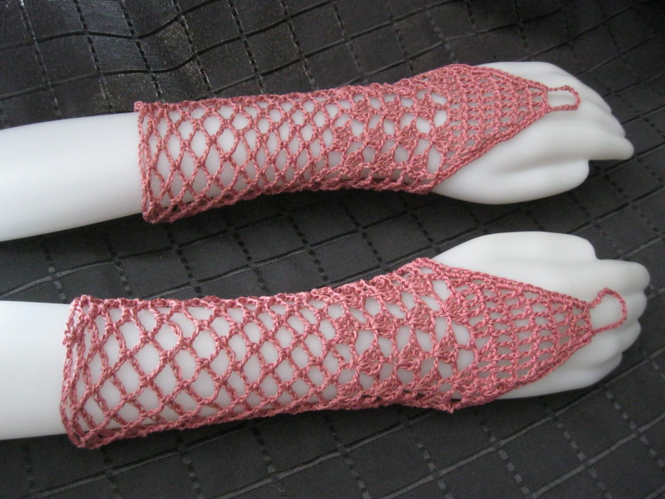 NEU Stulpen Altrosa Handschuhe Mittelfinger-Schlaufe 100% Baumwolle Handmade