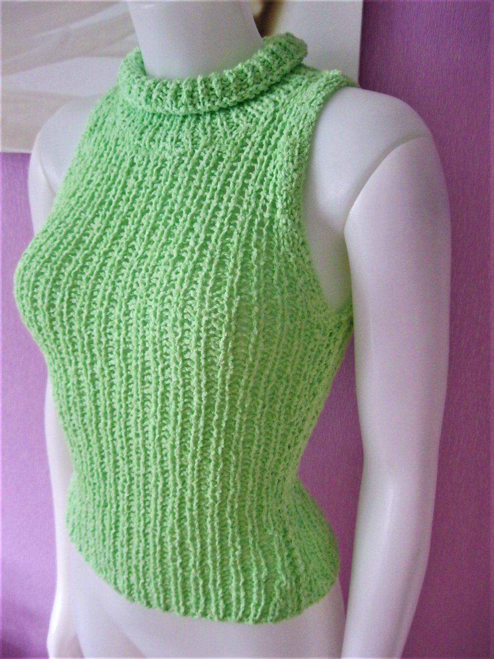 NEU Handmade Stehkragenpulli ärmellos Neongrün Viskose S-M