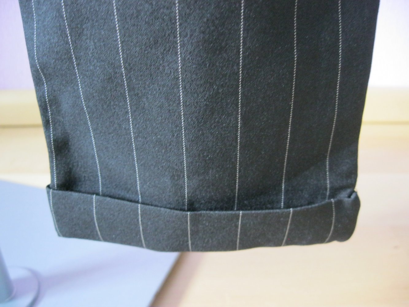 Stoffhose # Schlupfhose # Chicorée # Sommerhose # Nadelstreifen # Schwarz # M