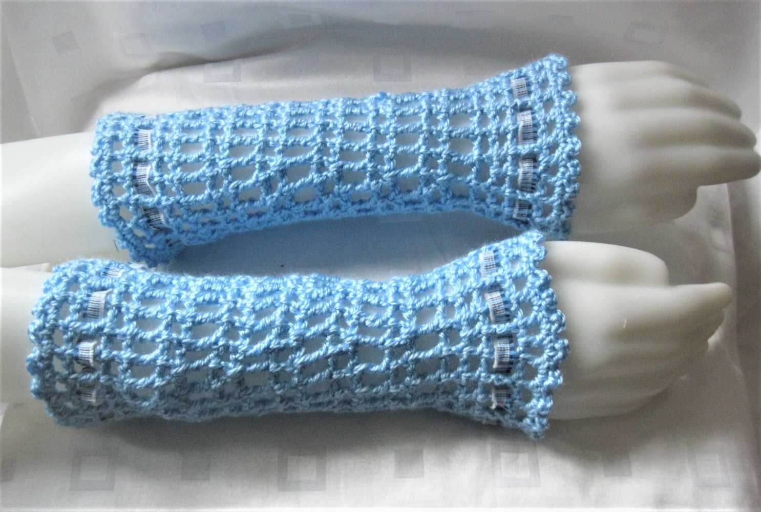 NEU Pulswärmer/Handstulpen gehäkelt Handmade Hellblau