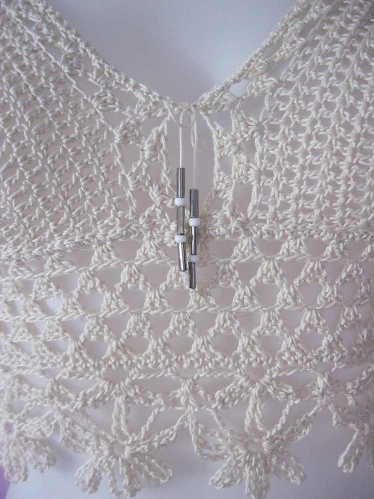 NEU gehäkeltes Top Handmade Blumenrand 100% Baumwolle Cup A/B Beige S-M