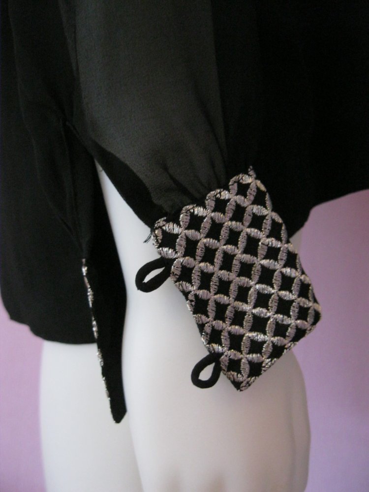 Bluse # Stickerei # Missing Johnny # Schwarz / Silber # M